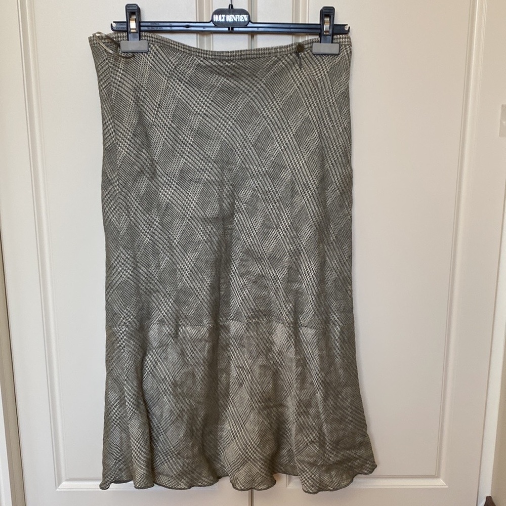 STILLS MIDI LINED SKIRT. Size 42